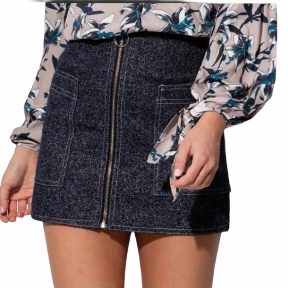 Zara • Floral Button Down Blouse - Picture 3 of 7